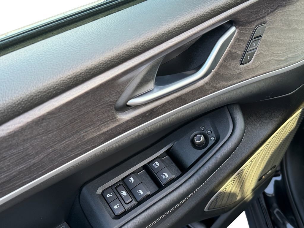 Used 2022 Jeep Grand Cherokee Limited 4xe image 17