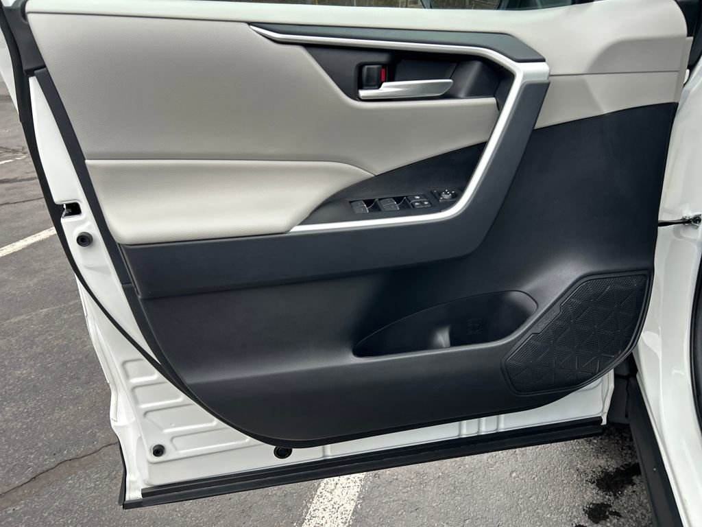 Certified 2025 Toyota RAV4 XLE image 18