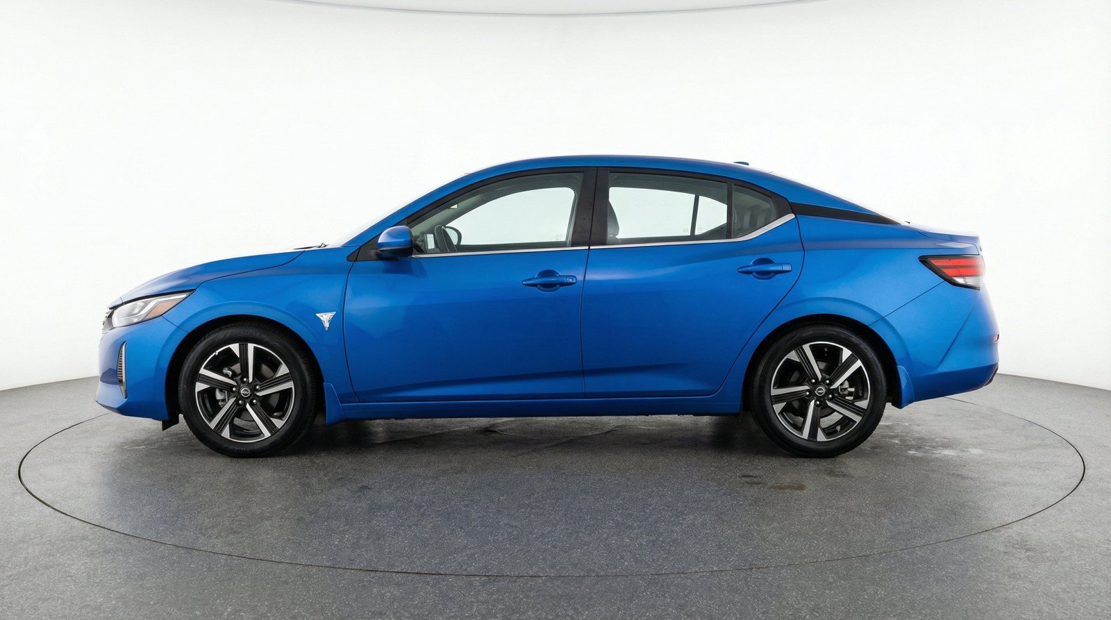 Used 2025 Nissan Sentra SV FWD image 5
