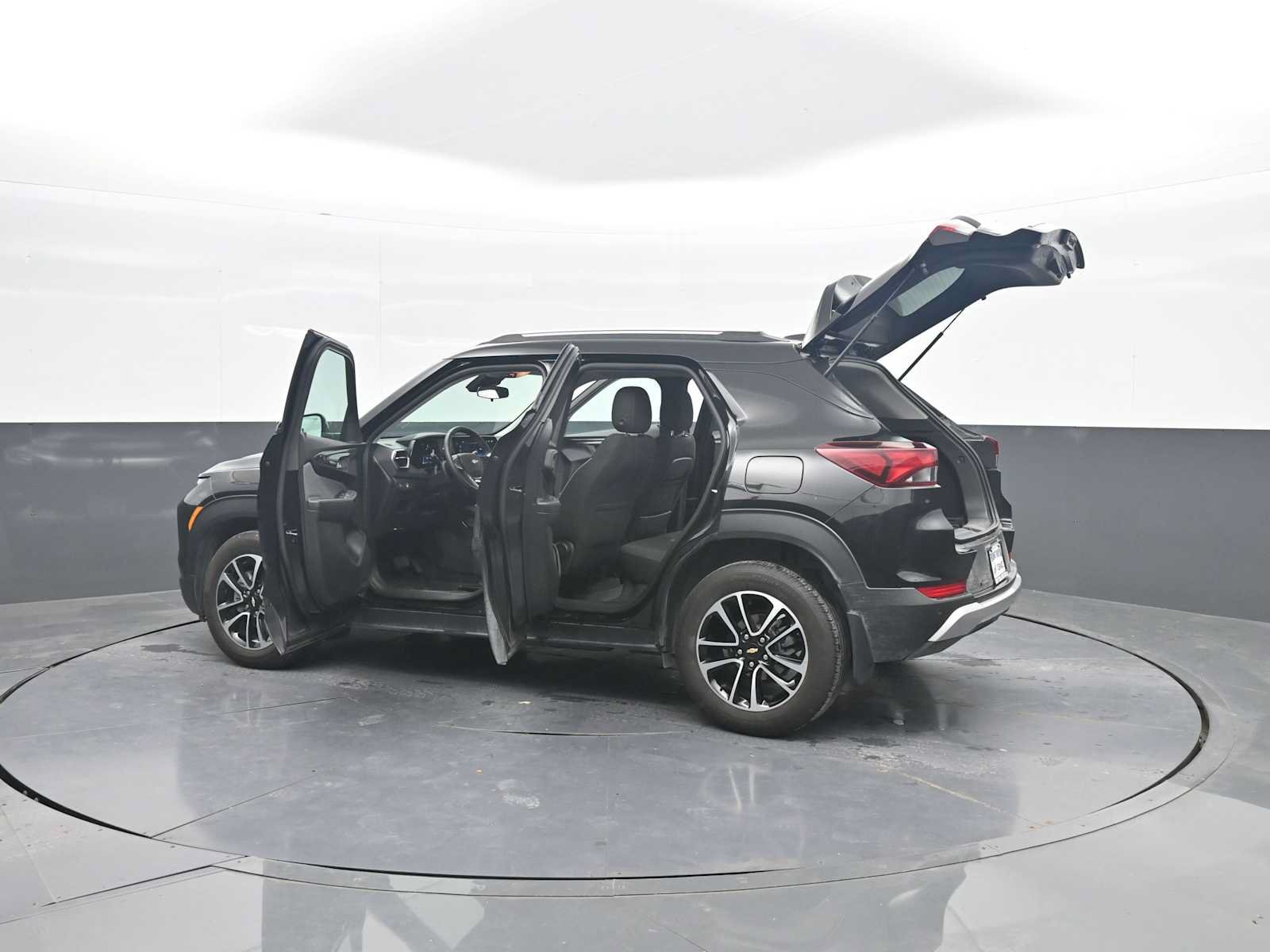 Used 2026 Chevrolet TrailBlazer LT w/ LT Cold Weather Package FWD image 48