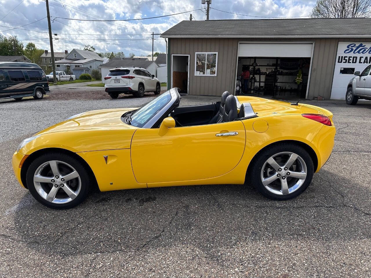 Used 2008 Pontiac Solstice Convertible w/ Premium Package RWD image 10