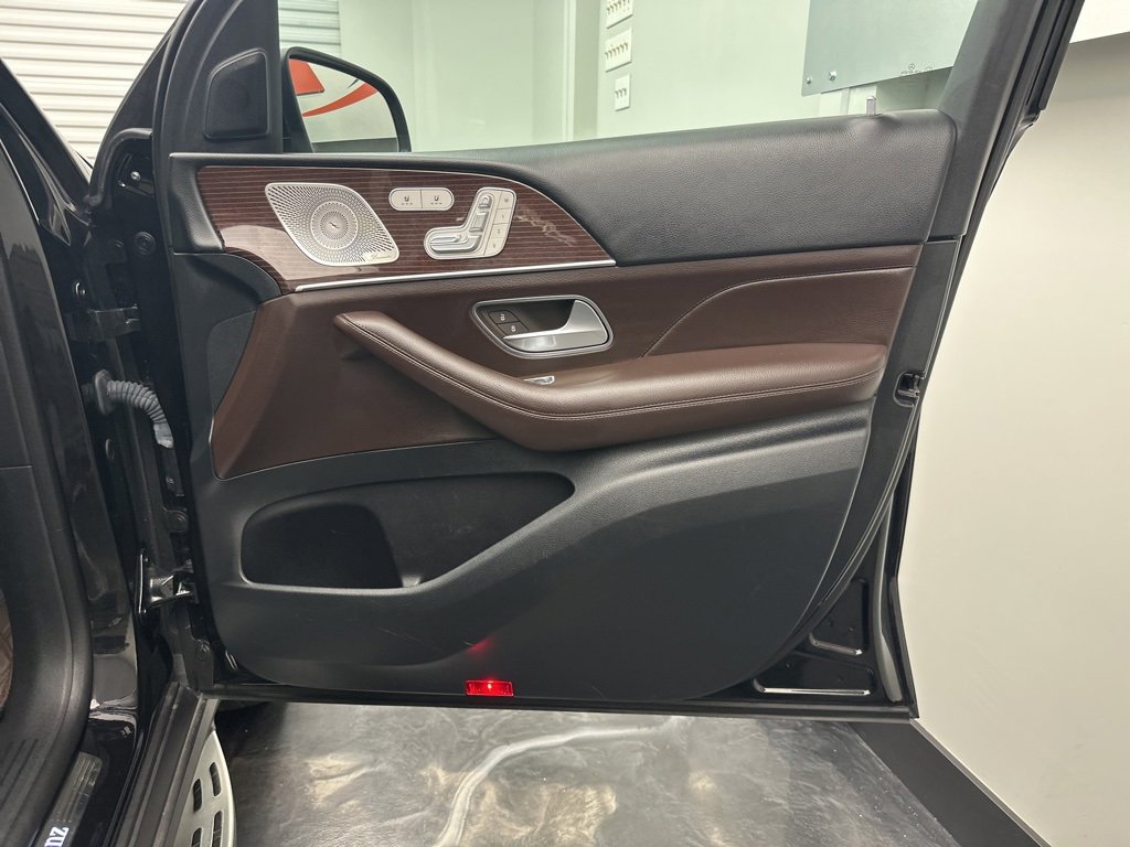 Used 2021 Mercedes-Benz GLS 450 4MATIC image 10