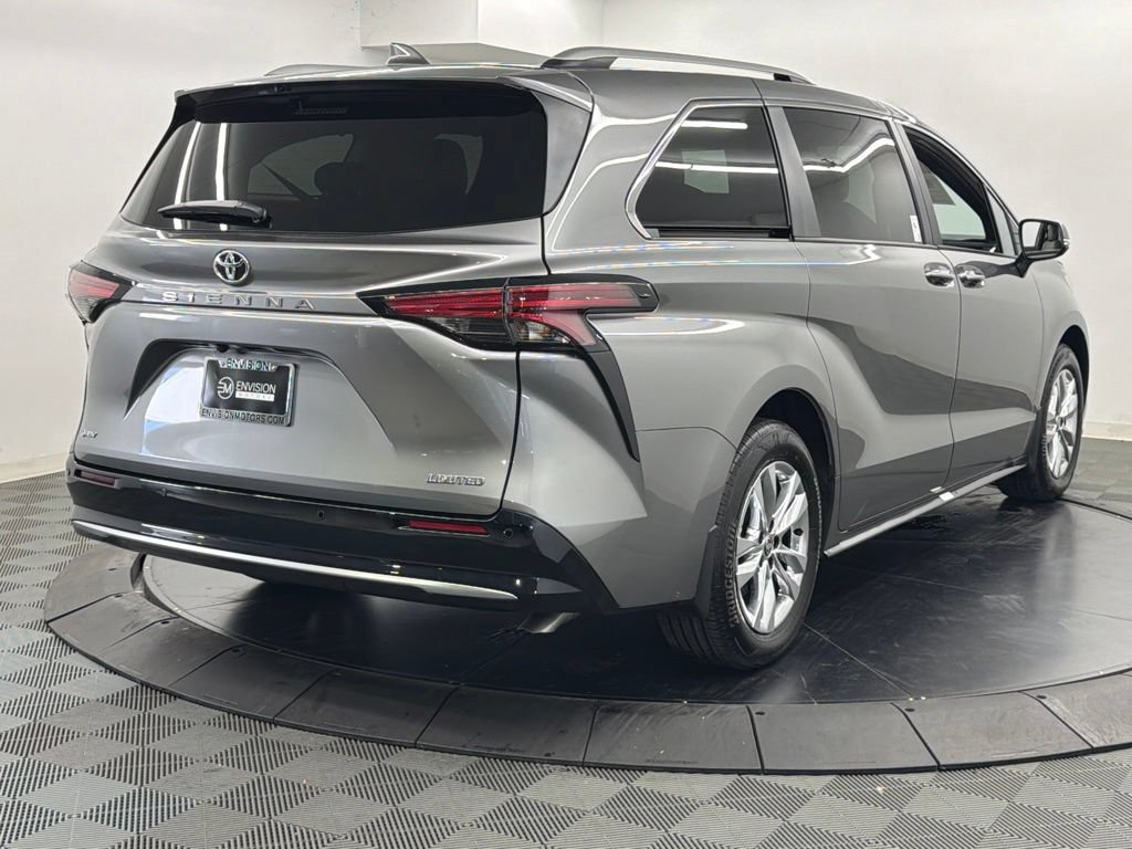 Certified 2026 Toyota Sienna Limited FWD image 10
