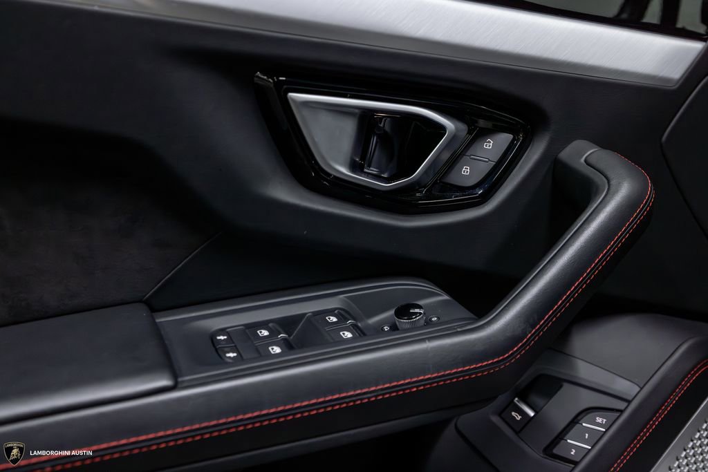 Used 2019 Lamborghini Urus AWD/4WD image 20