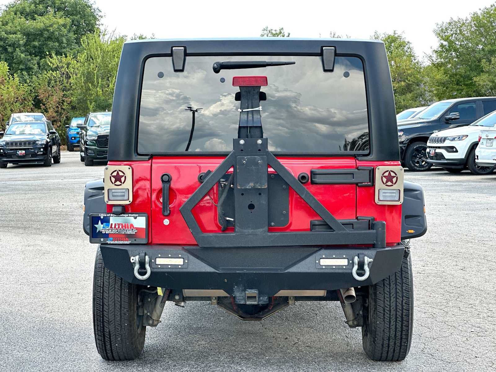 Used 2017 Jeep Wrangler Unlimited Sahara AWD/4WD image 14