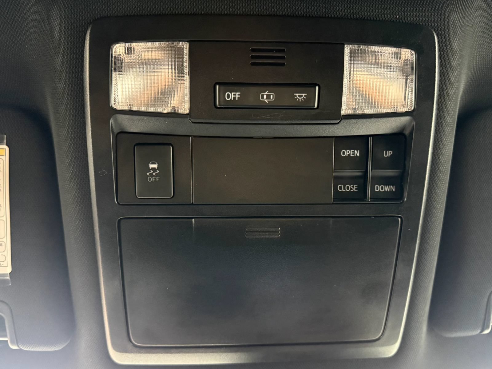 Used 2018 Toyota Tacoma TRD Sport AWD/4WD image 37