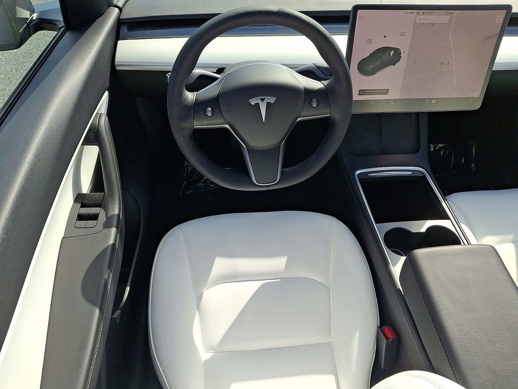 Used 2021 Tesla Model Y Long Range image 11