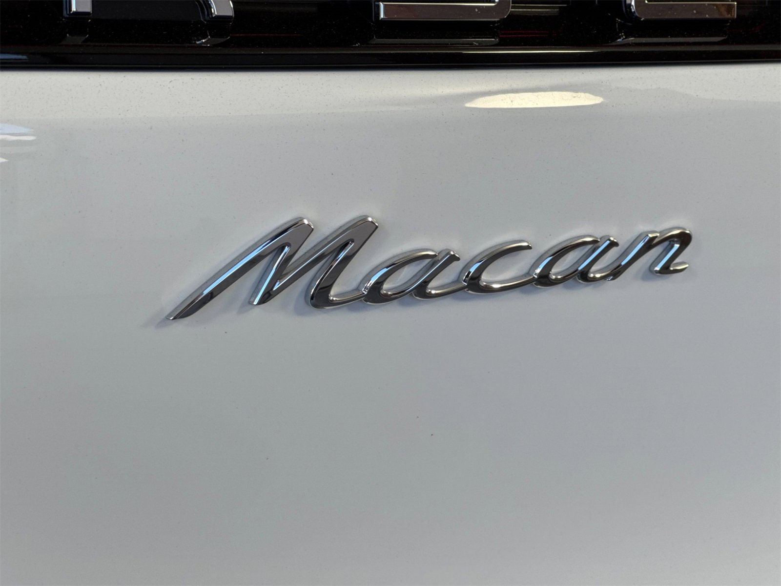 Used 2025 Porsche Macan image 33