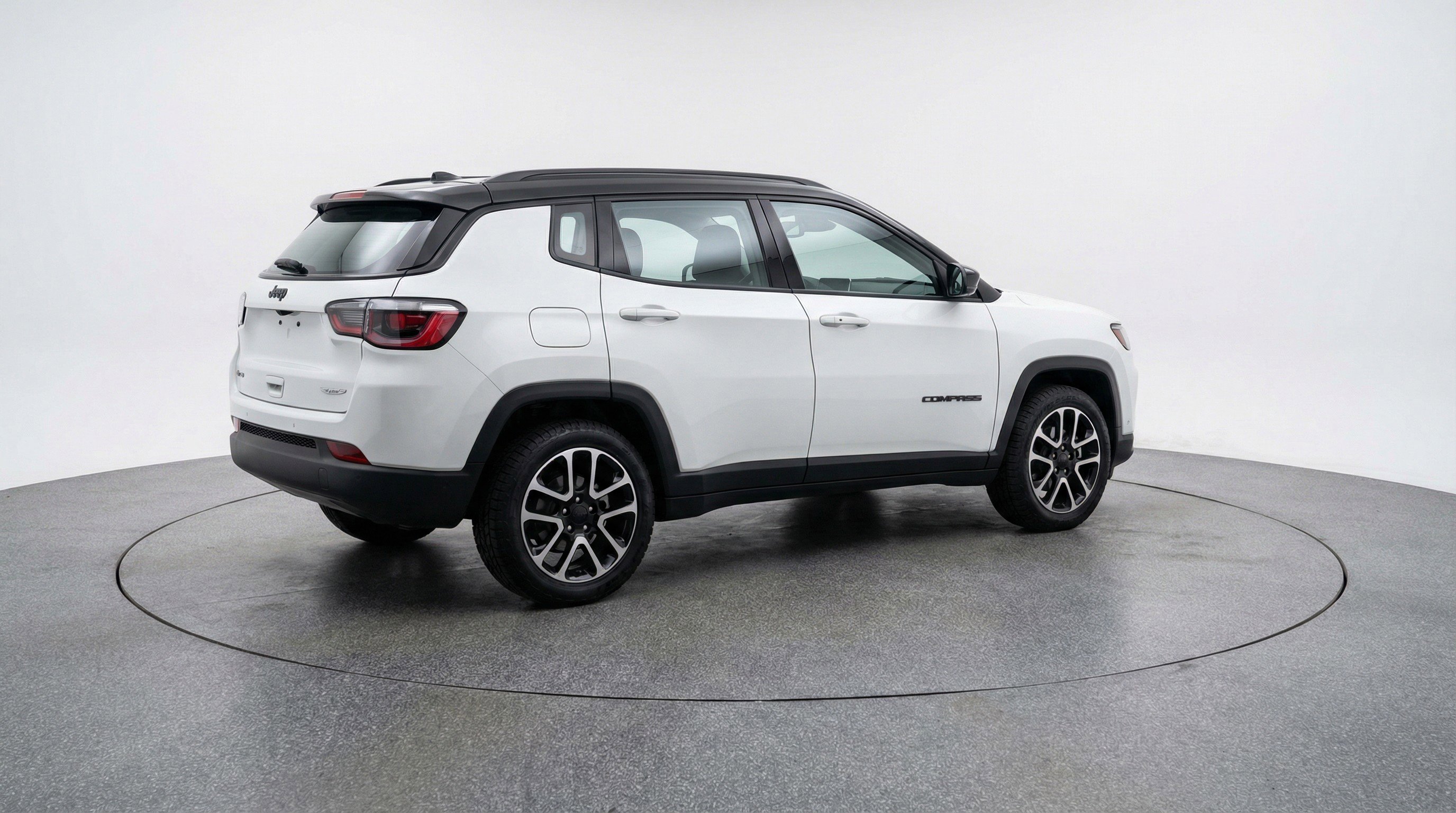Used 2025 Jeep Compass Trailhawk AWD/4WD image 9