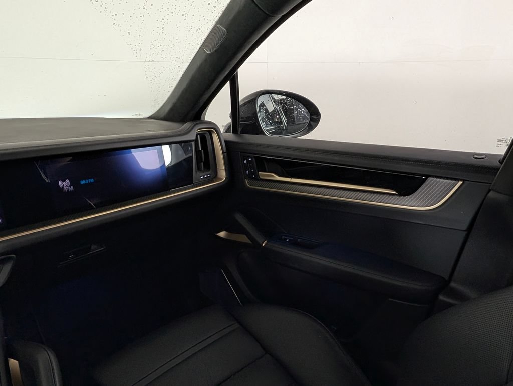 Certified 2024 Porsche Cayenne Turbo GT AWD/4WD image 22