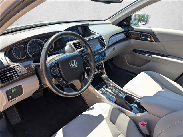 Used 2017 Honda Accord EX-L image 10