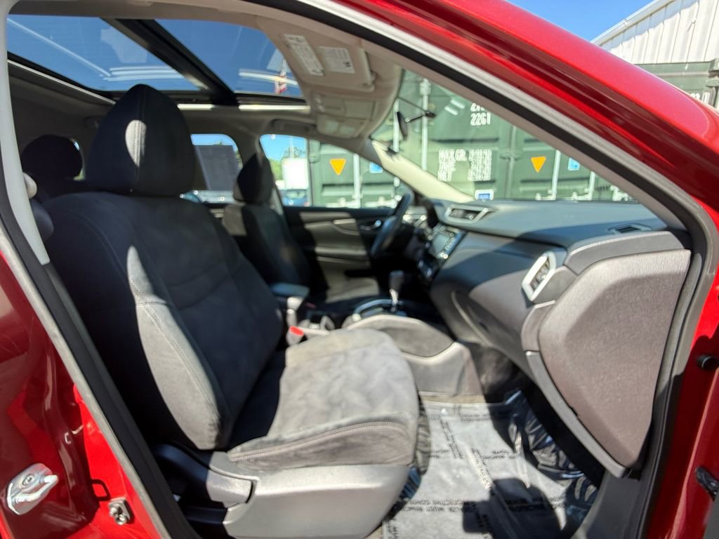Used 2016 Nissan Rogue SV w/ SV Premium Package AWD/4WD image 27