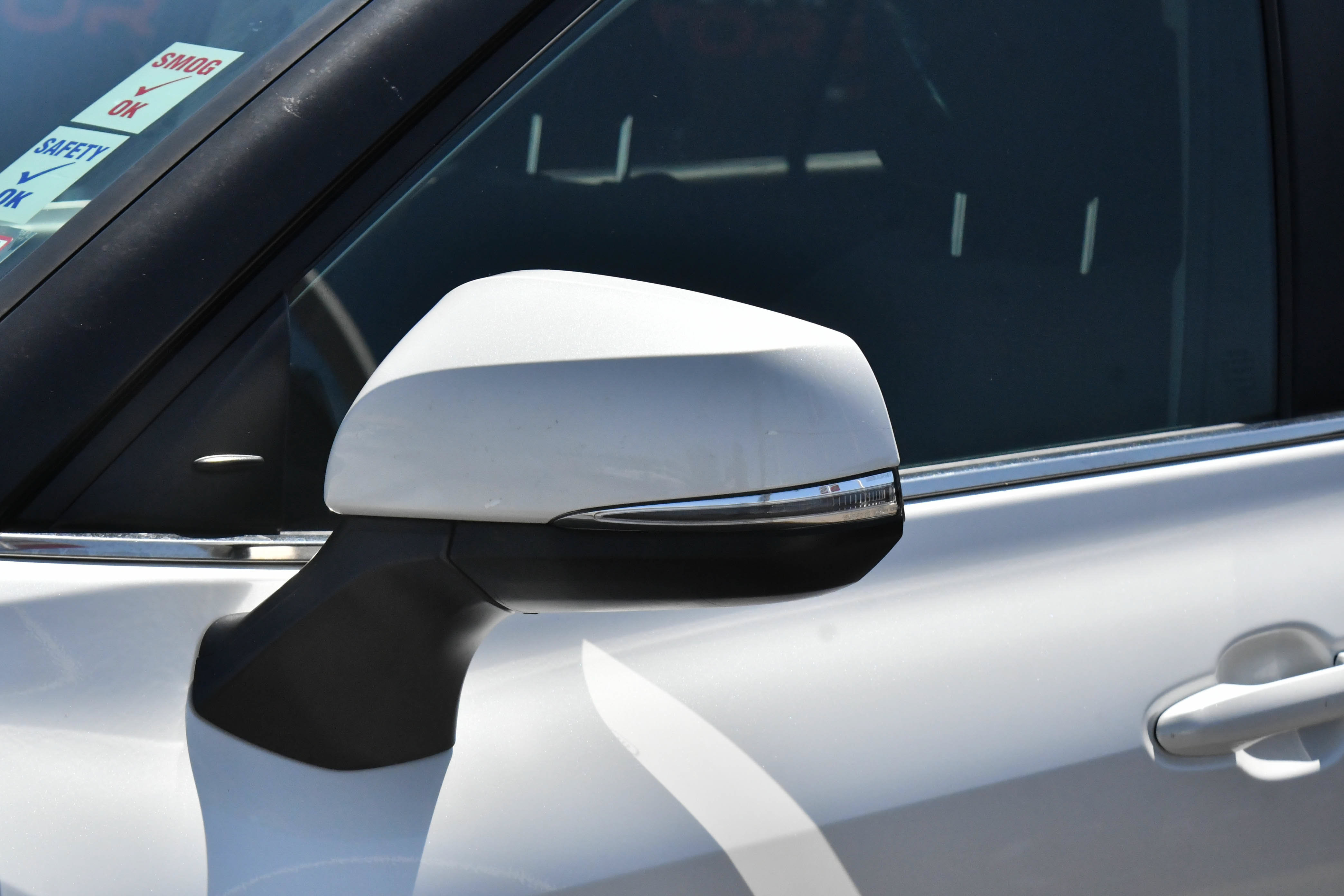 Used 2024 Toyota Highlander LE AWD/4WD image 13