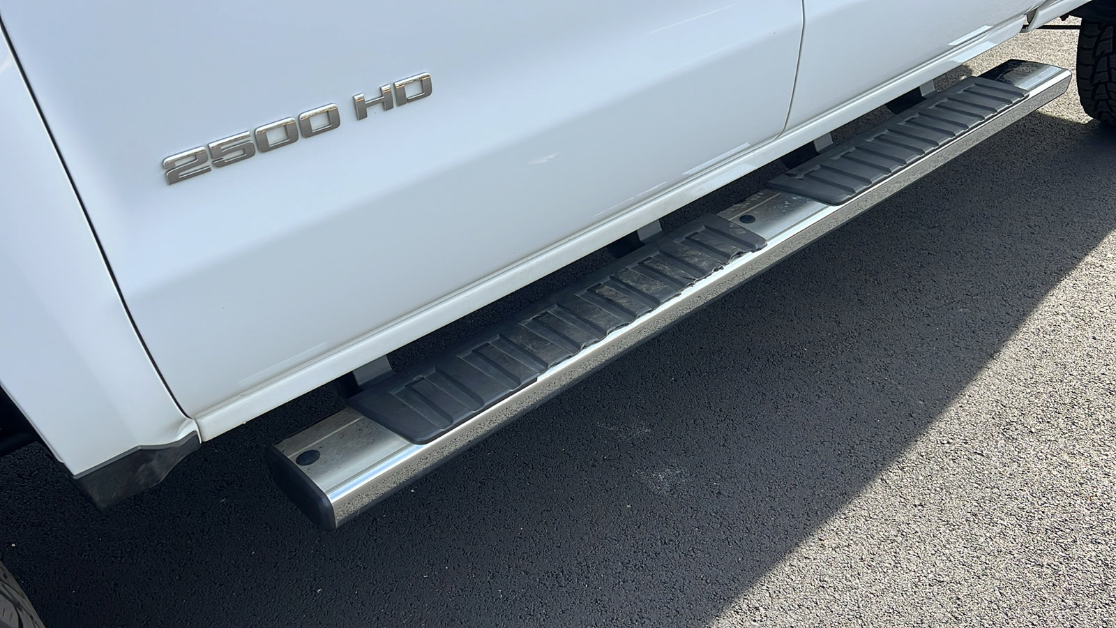 Used 2015 Chevrolet Silverado 2500 LT w/ LT Convenience Package image 12