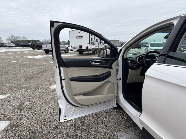 Used 2019 Ford Edge Titanium w/ Cold Weather Package image 24