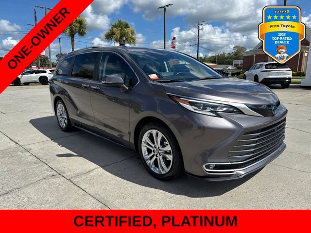 Used 2023 Toyota Sienna Platinum FWD image 3