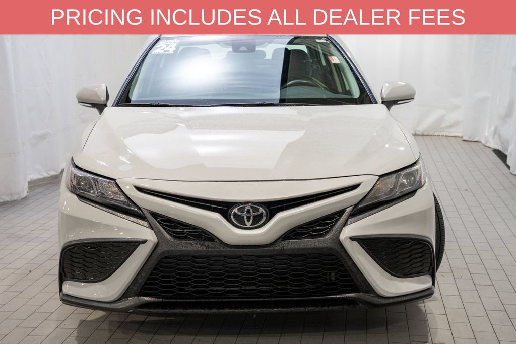 Used 2024 Toyota Camry SE FWD image 2