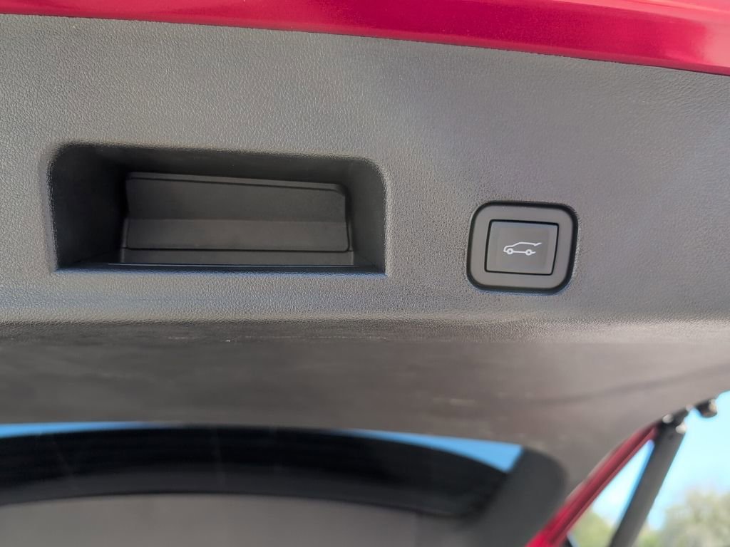 Used 2024 GMC Acadia AT4 w/ Luxury Package image 14