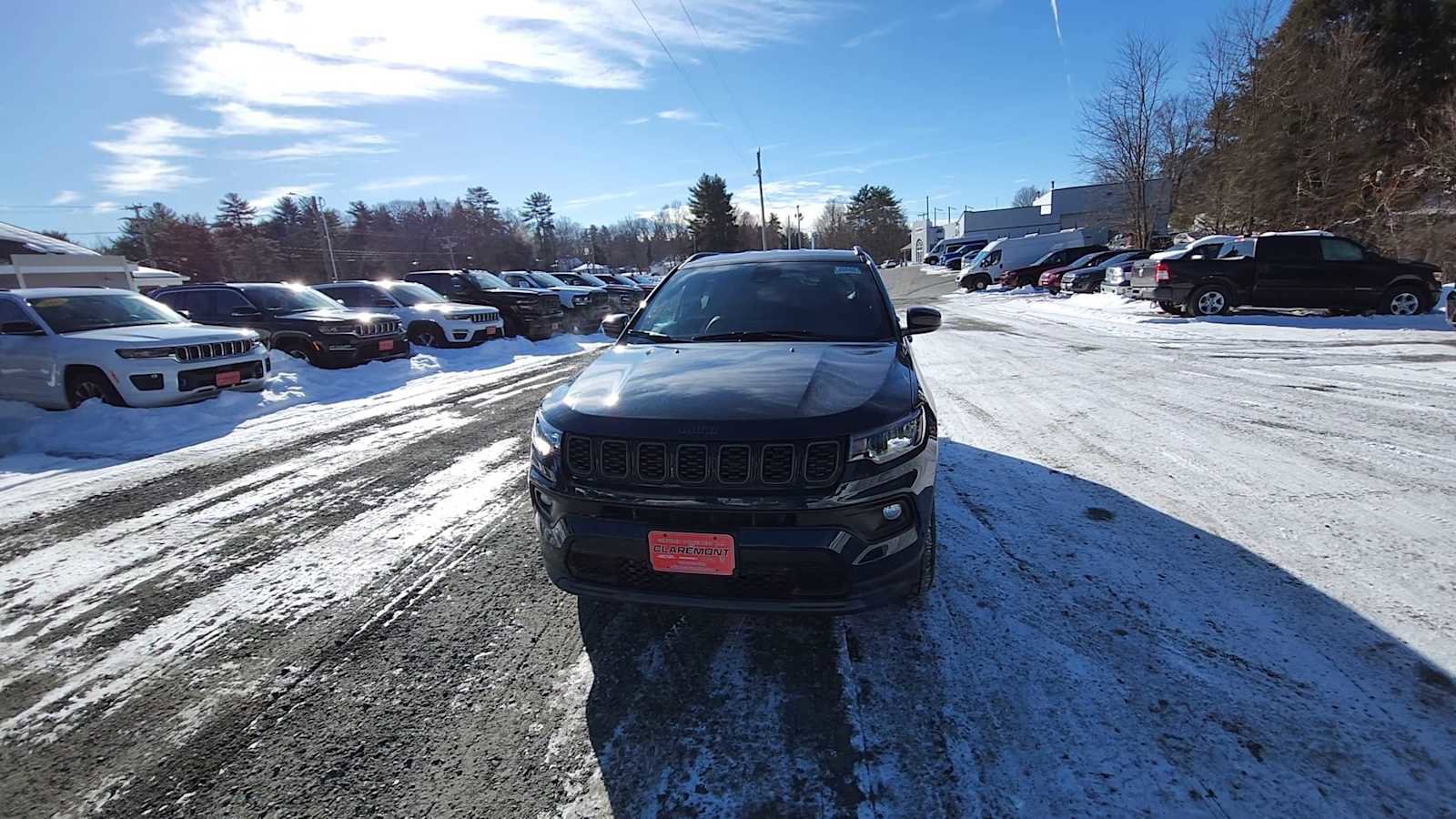 New 2026 Jeep Compass Latitude image 3