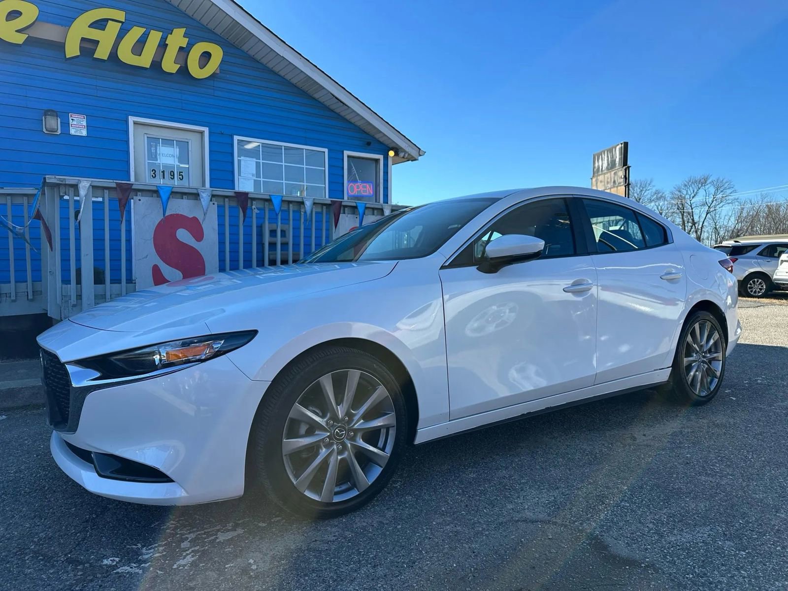 Used 2022 MAZDA MAZDA3 s image 2