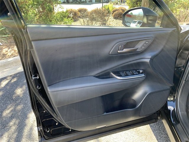 Used 2025 Toyota Crown Signia image 17