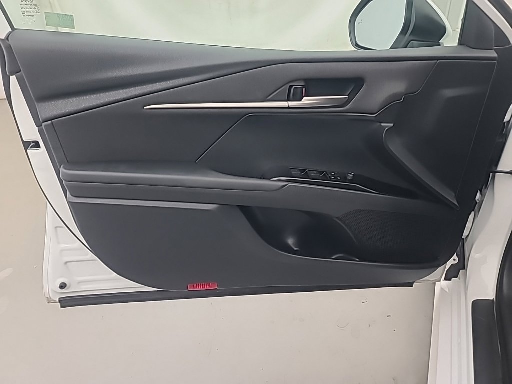 Used 2026 Toyota Camry LE FWD image 23