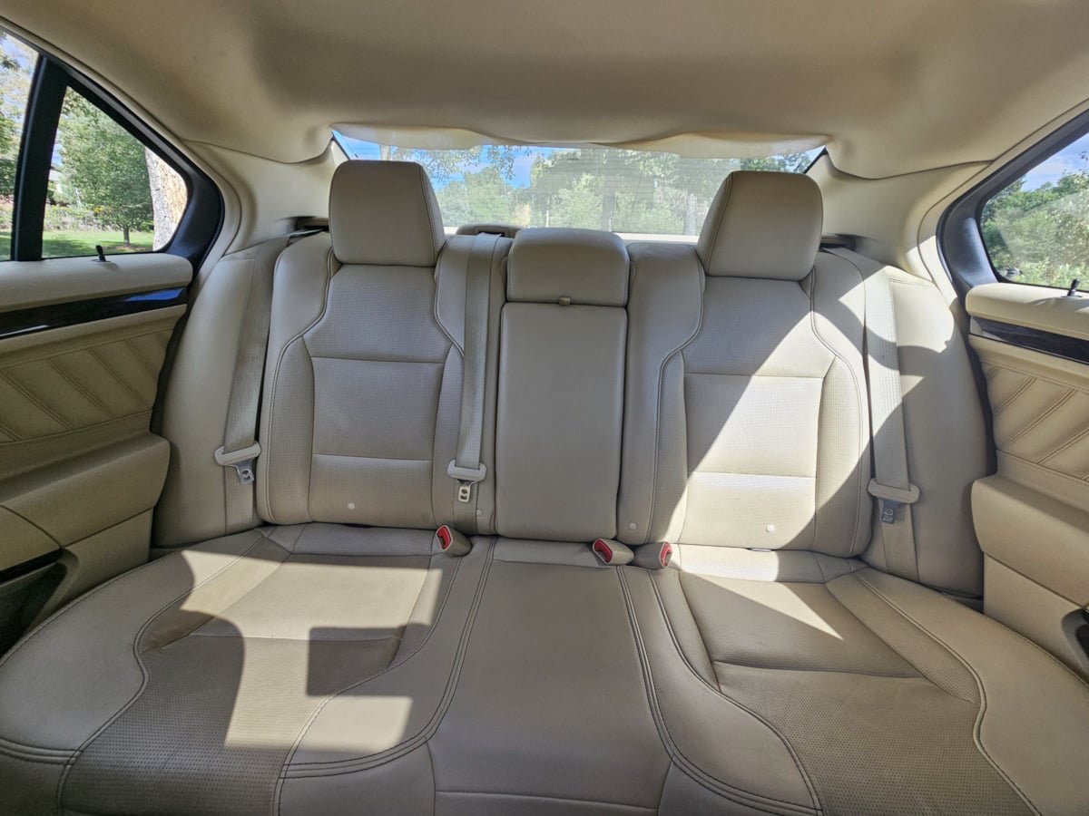 Used 2013 Ford Taurus Limited FWD image 25