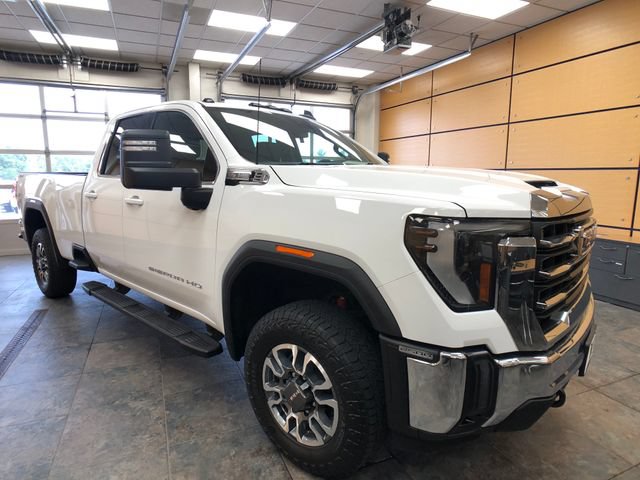Used 2024 GMC Sierra 2500 SLE w/ SLE Value Package; AWD/4WD image 1