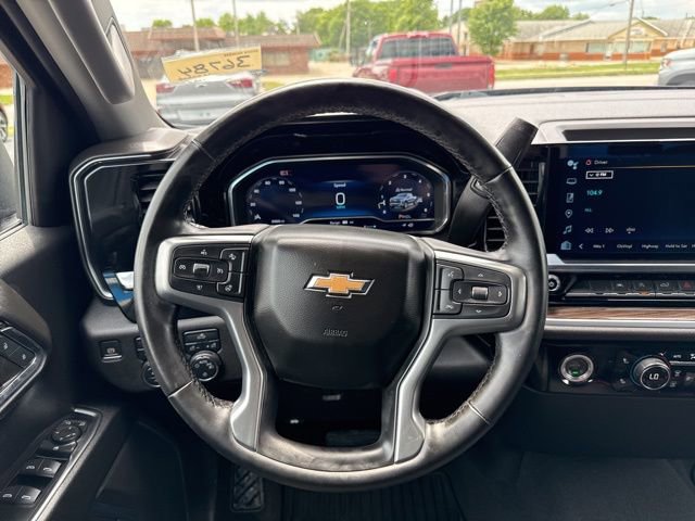 Used 2024 Chevrolet Silverado 1500 LT AWD/4WD image 3