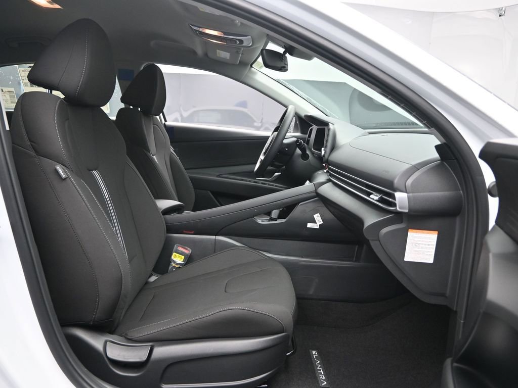 New 2026 Hyundai Elantra Blue image 32