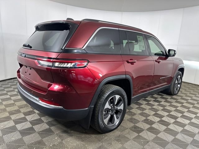 Used 2022 Jeep Grand Cherokee Limited 4xe w/ MOPAR Finishing Package AWD/4WD image 3