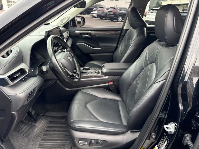 Used 2023 Toyota Highlander Platinum image 18