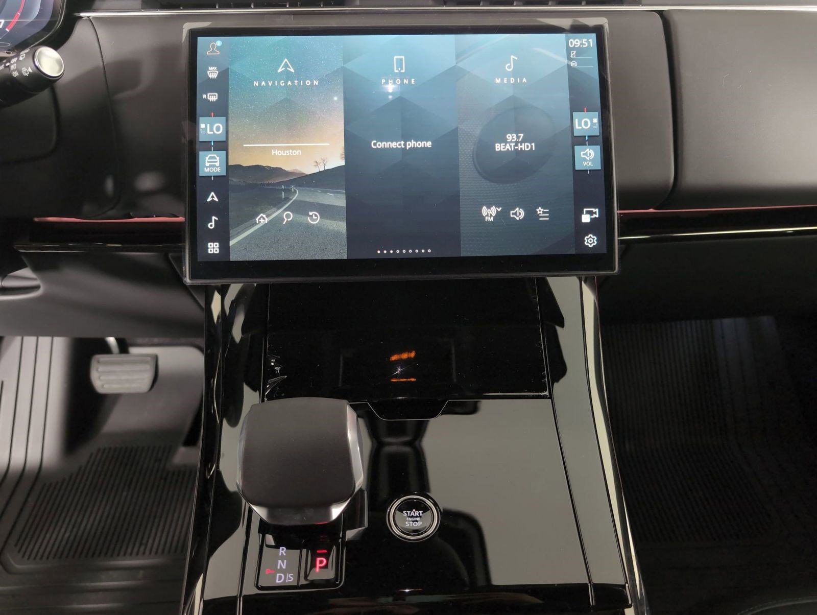 Used 2025 Land Rover Range Rover Sport SE image 21