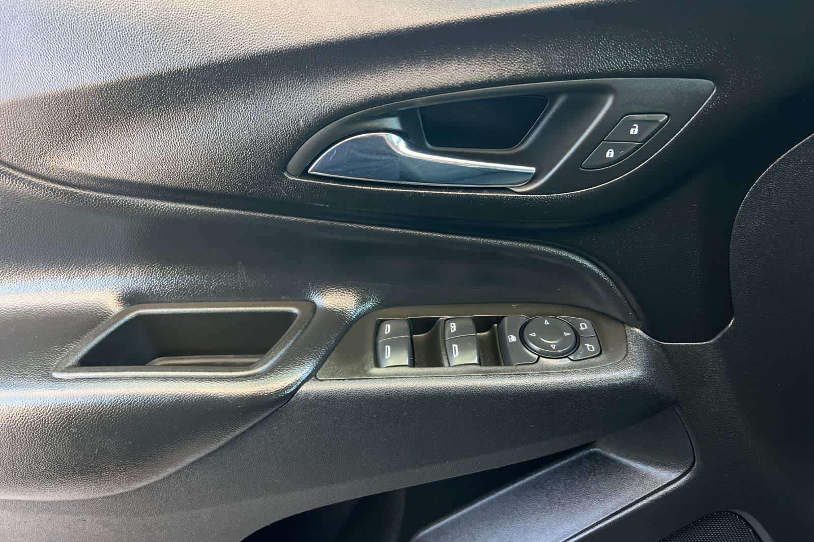 Used 2023 Chevrolet Equinox LT FWD image 13