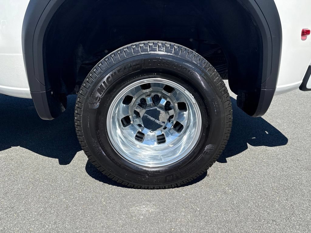 Used 2025 GMC Sierra 3500 Denali w/ Denali Reserve Package AWD/4WD image 10