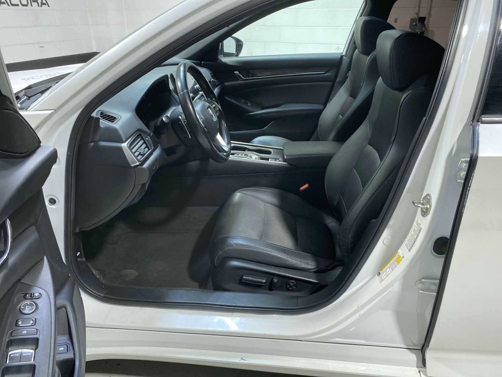 Used 2019 Honda Accord Sport image 2