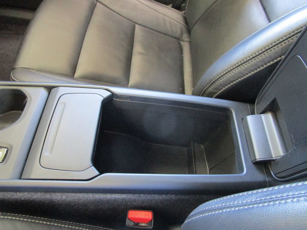 Used 2022 Volvo XC40 T5 Momentum AWD/4WD image 40