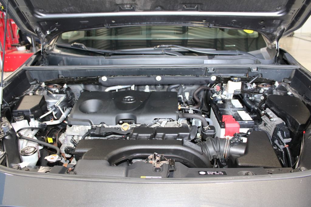 Used 2021 Toyota RAV4 XLE image 14