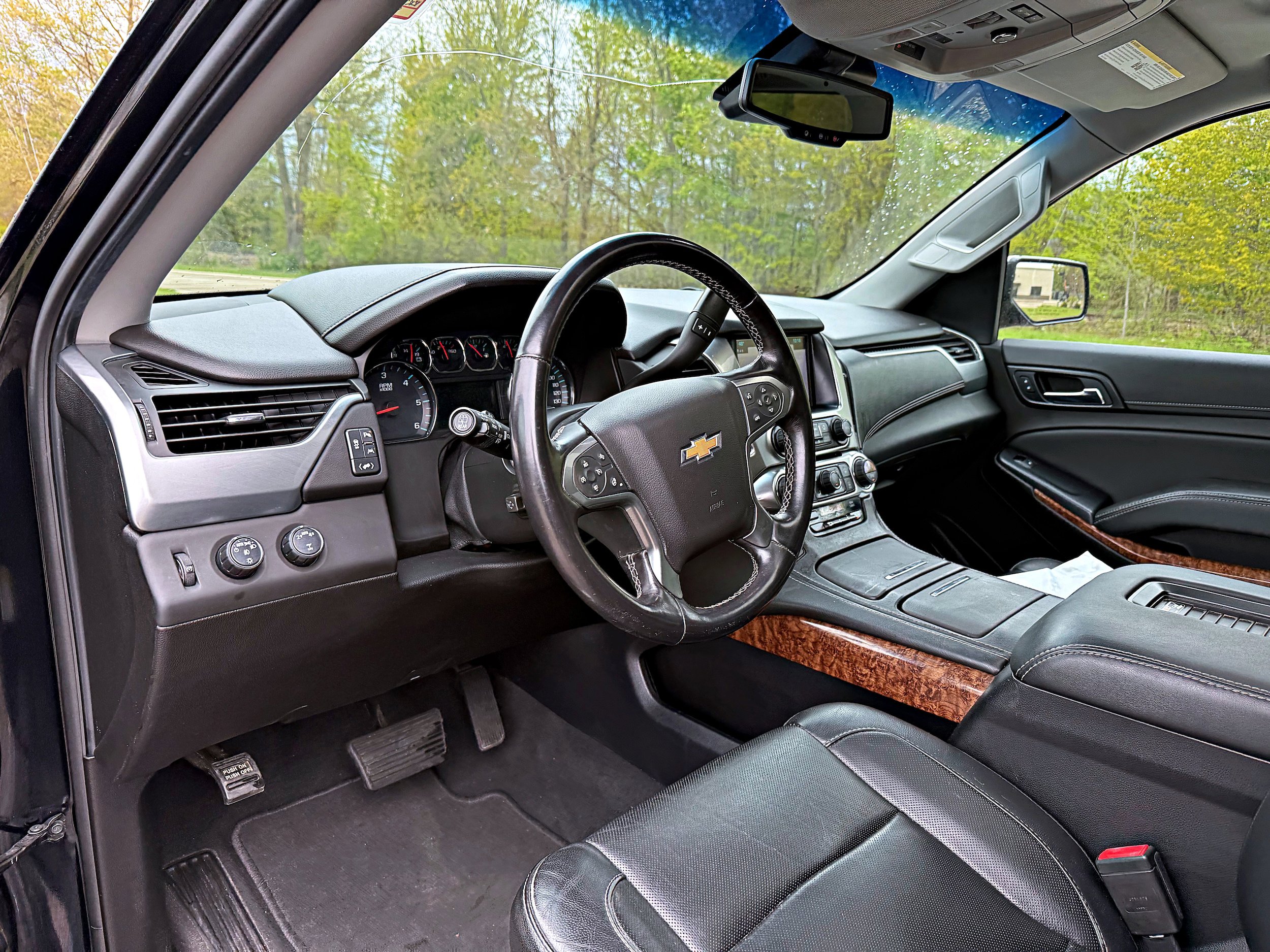 Used 2019 Chevrolet Suburban Premier AWD/4WD image 13