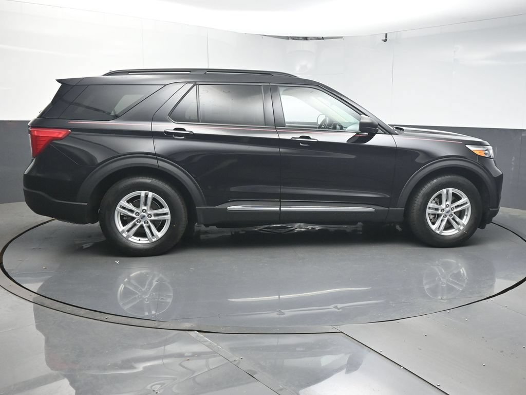 Used 2023 Ford Explorer XLT w/ Equipment Group 202A RWD image 8