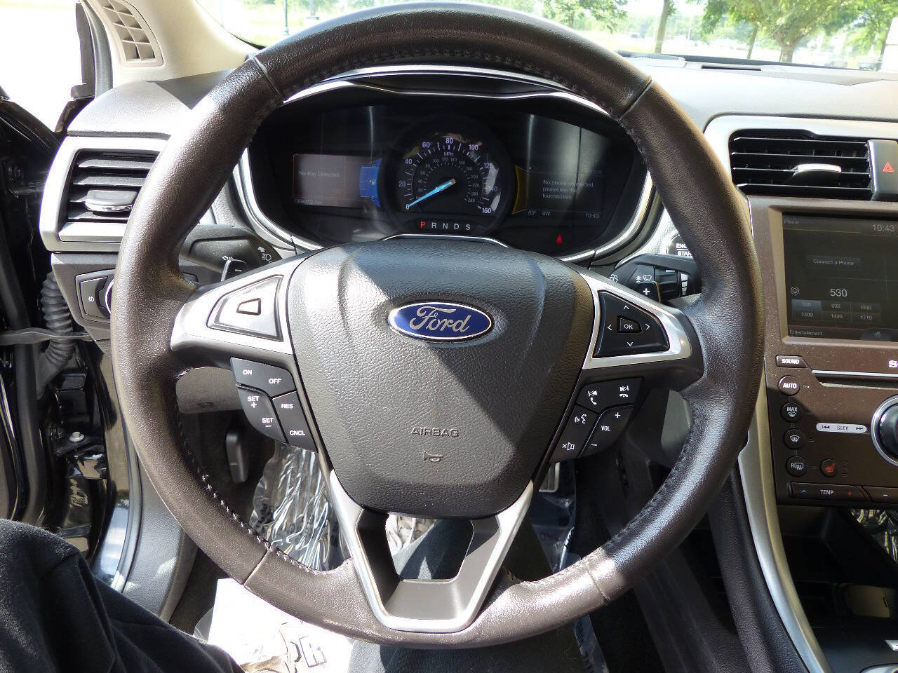 Used 2016 Ford Fusion Titanium FWD image 25