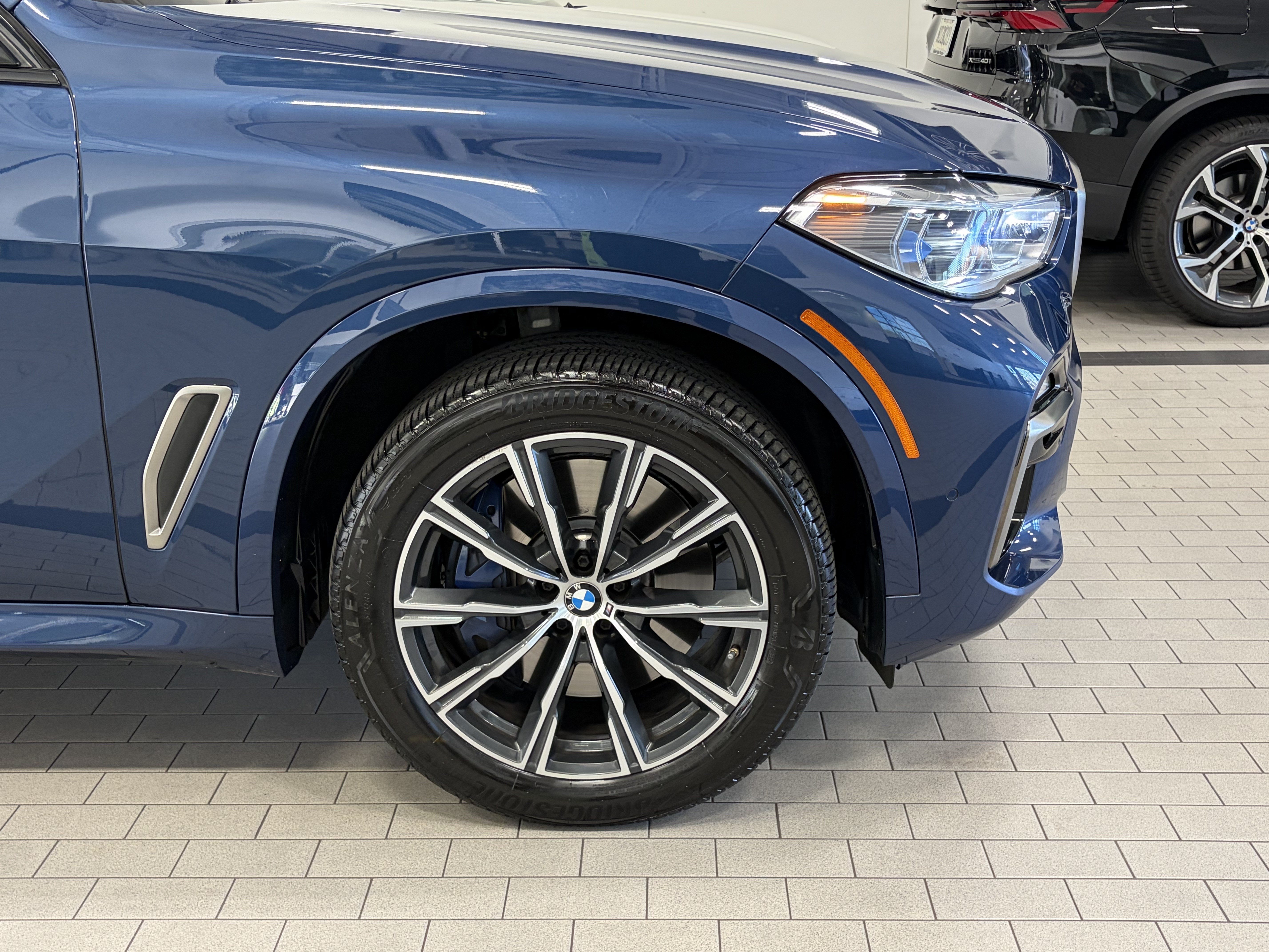 Used 2021 BMW X5 M50i w/ Executive Package AWD/4WD image 4
