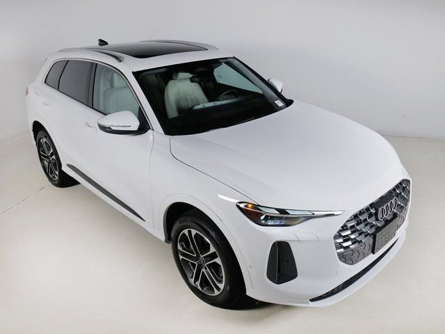 Certified 2025 Audi Q5 Premium w/ Convenience Package AWD/4WD image 4