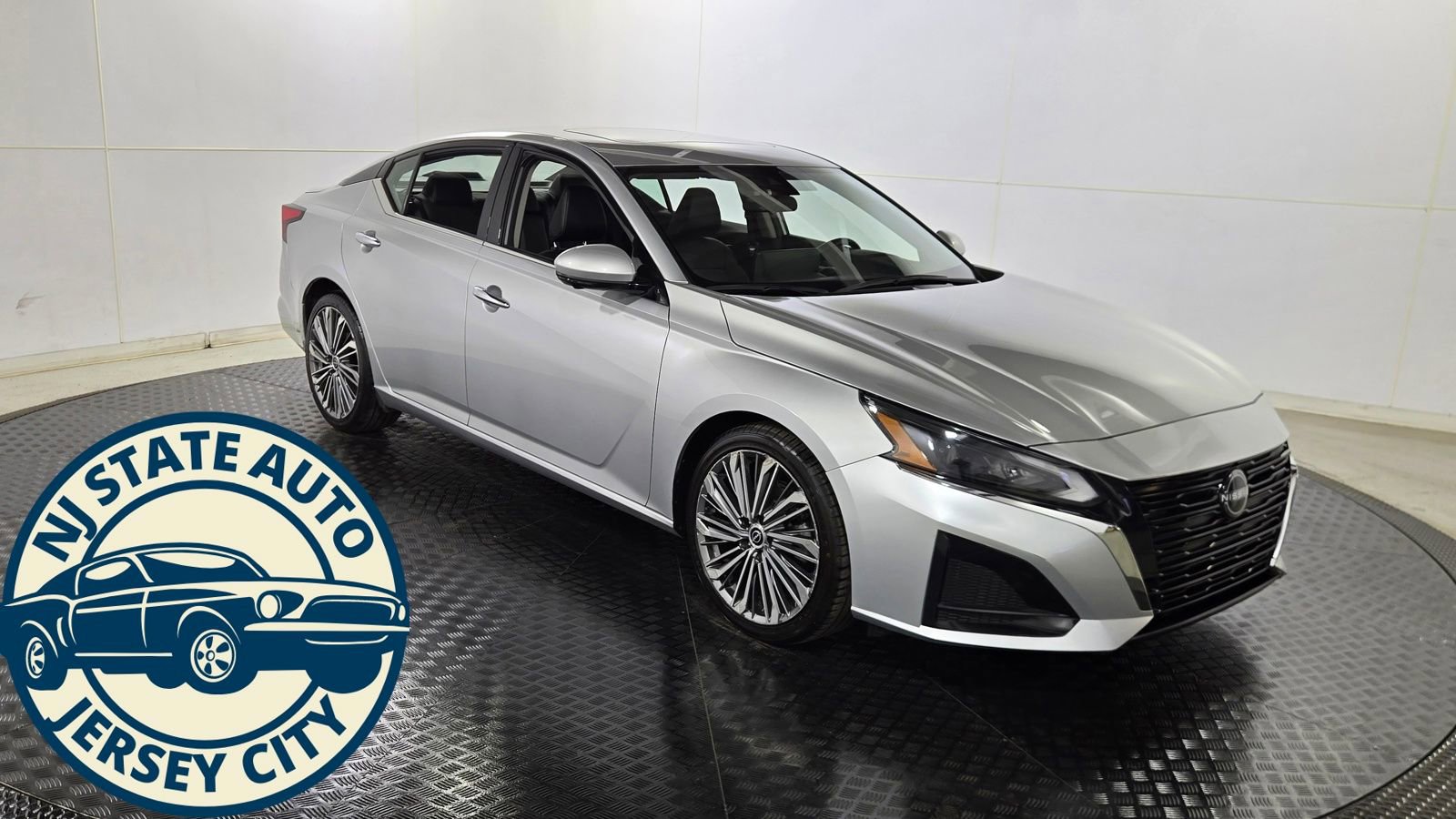 Used 2023 Nissan Altima 2.5 SL image 1
