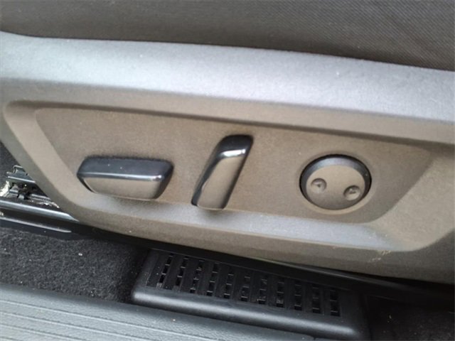 Used 2023 Nissan Rogue SV image 10