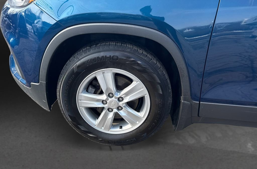 Used 2020 Chevrolet Trax LT w/ Driver Confidence Package image 12