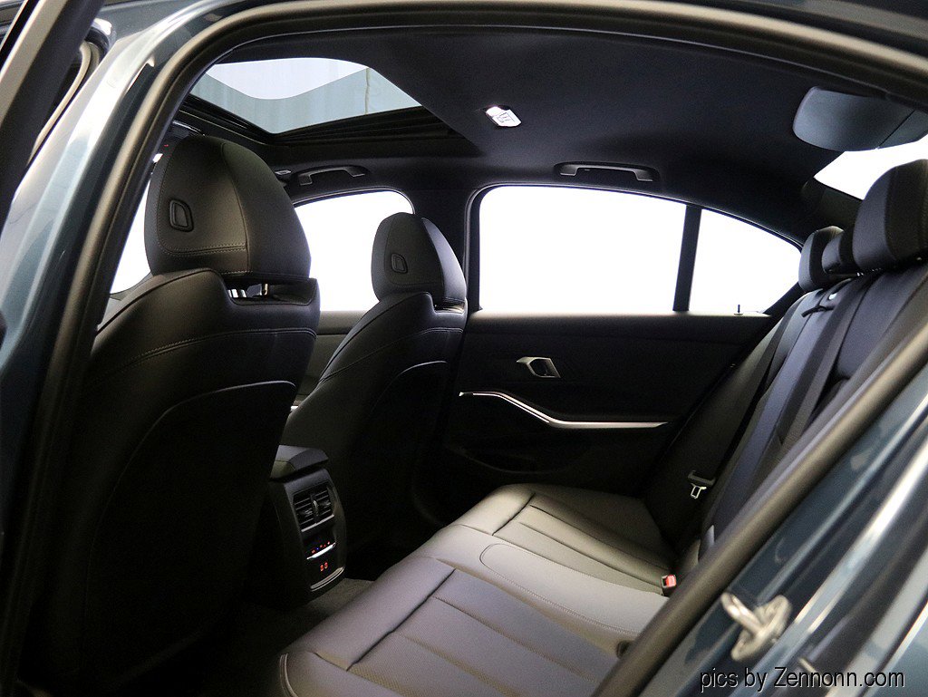 Used 2025 BMW 330i xDrive Sedan w/ Premium Package image 13