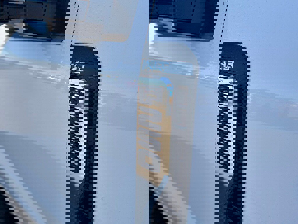 New 2026 Ford F250 XLT w/ FX4 Off-Road Package image 3