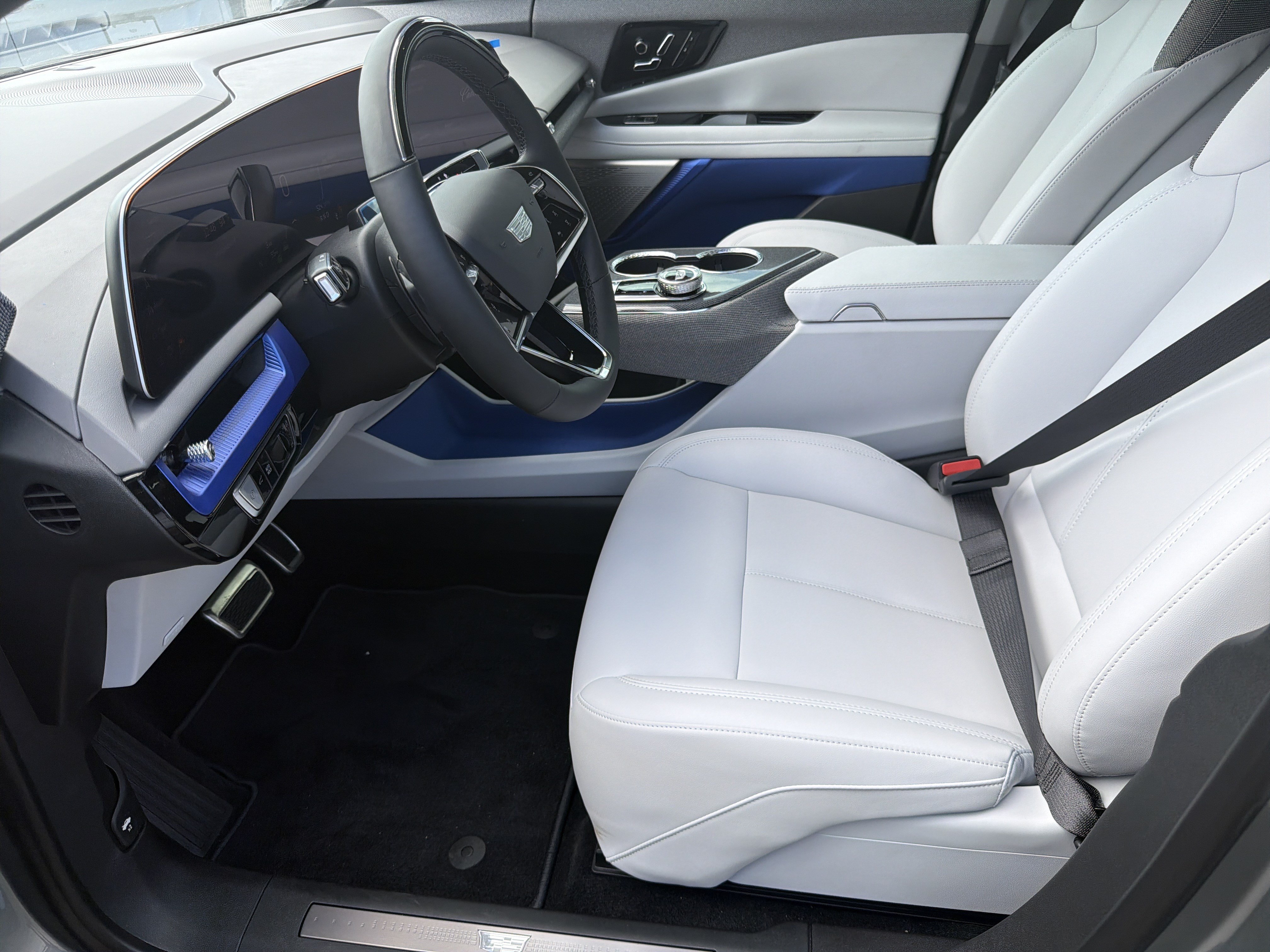 New 2027 Cadillac Optiq Luxury RWD image 10