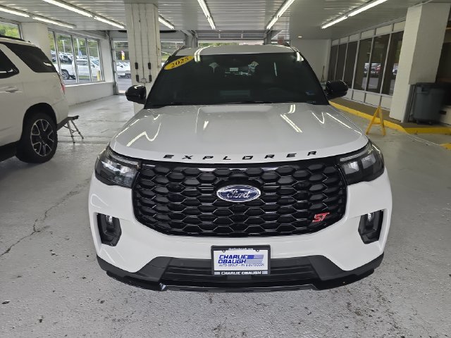 Used 2025 Ford Explorer ST AWD/4WD image 8